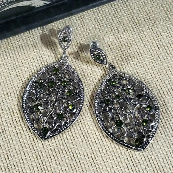 Vintage Marquise Green Rhinestone Silver Filigree Earrings - Picture 5 of 9